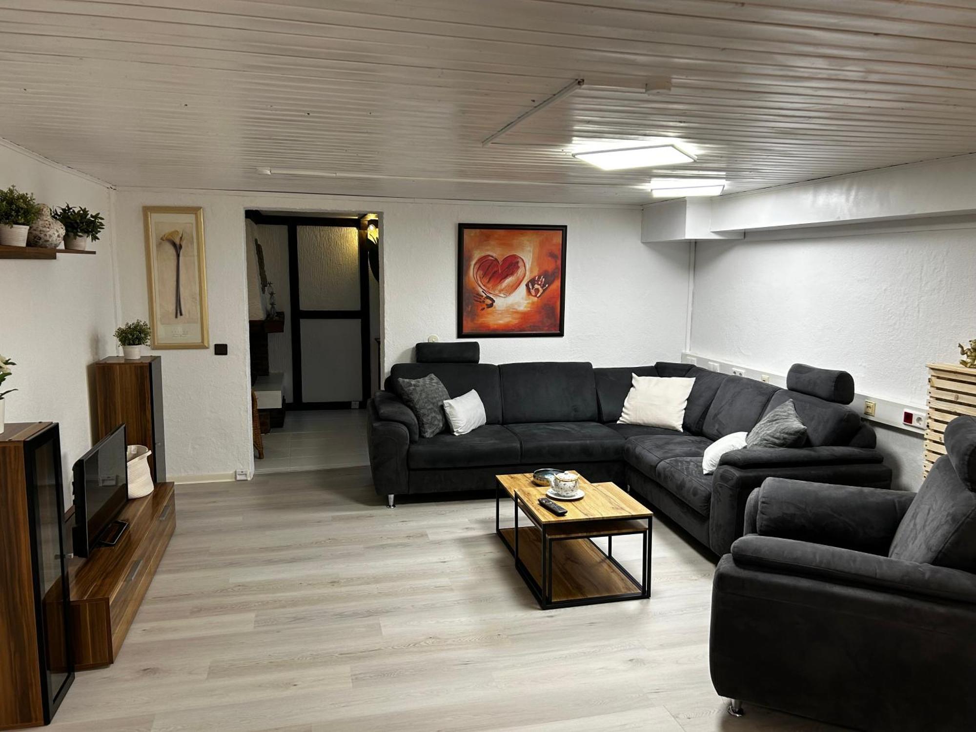 Guidos Place Souterrain Apartment Weissenthurm Екстер'єр фото